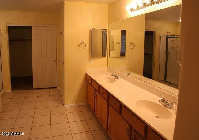 Building Photo - 12710 W Earll Dr