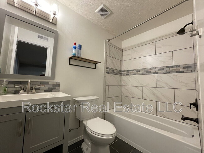 Building Photo - 9022 W Campus Dr