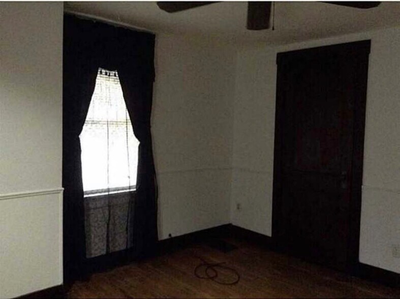 Building Photo - 2245 S Braddock Ave