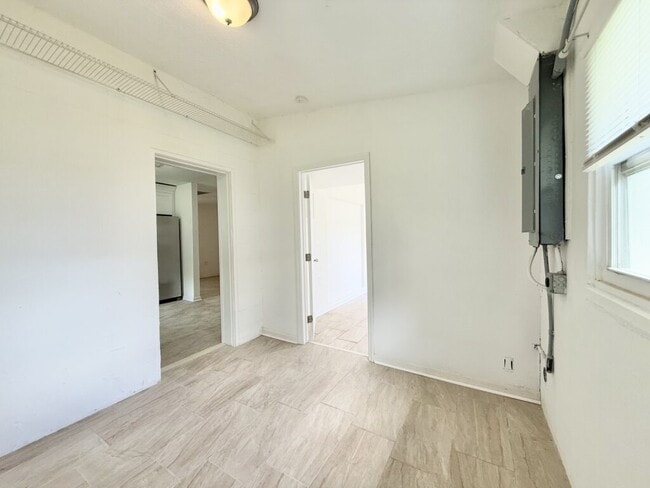 Building Photo - 2125 Mark Ave