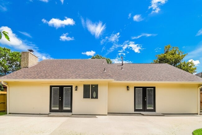 Building Photo - 6511 Gleneagles Dr