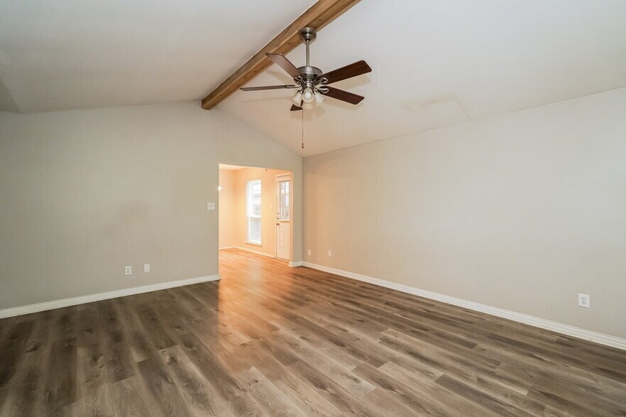 Building Photo - 556 Blue Haze Dr