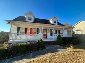 Building Photo - Charming 3 Bedroom 2.5 Bathroom in Ooltewah!