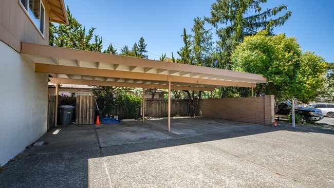 Building Photo - 2306 Heidi Pl