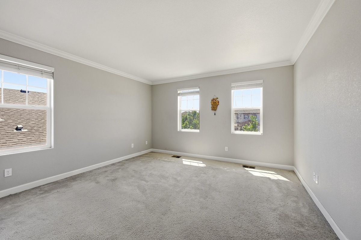 Building Photo - 4988 S Wenatchee Cir