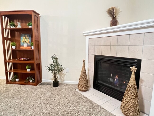 Building Photo - 1511 Legend Trail Dr