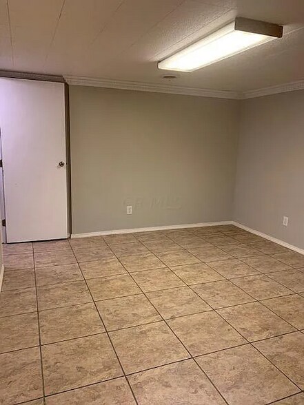 Building Photo - 5125 Singleton Dr