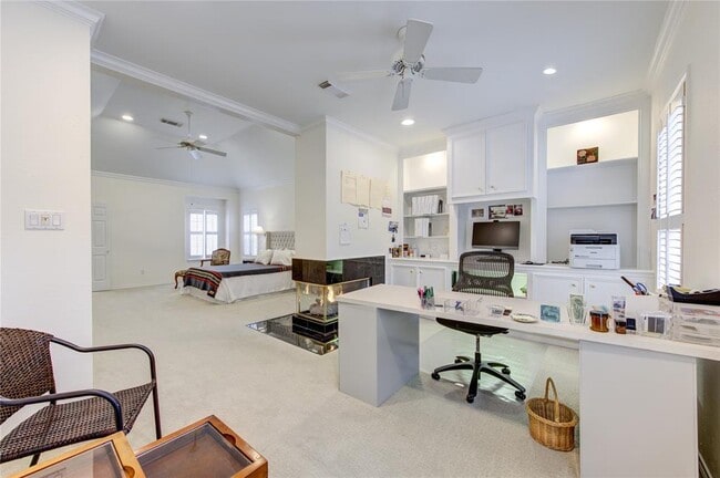 Building Photo - 2310 Briarglen Dr