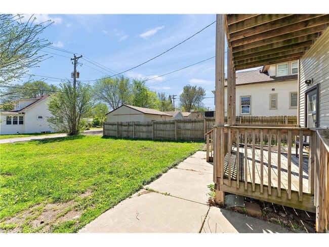 Building Photo - 1064 Magnolia Ave E
