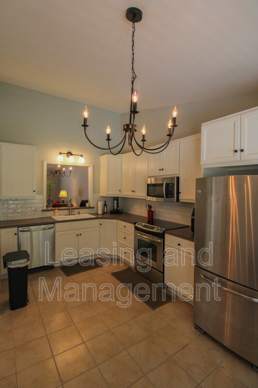 Building Photo - 3259 Walter Dr