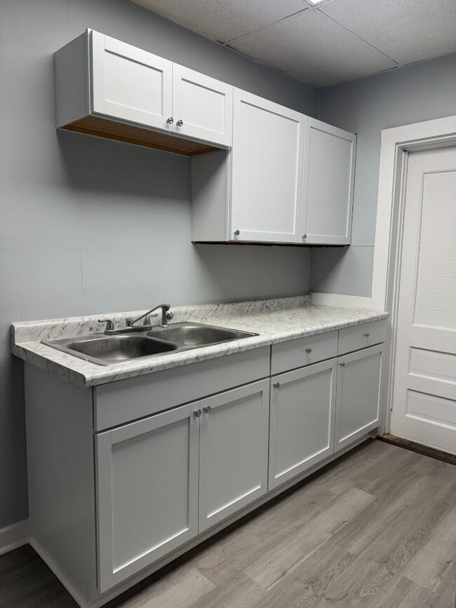 Building Photo - 6682 E Becht Rd