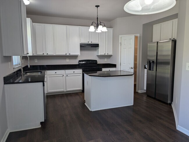 Building Photo - Beautiful 4 bed, 2.5 bath home in Indian T...