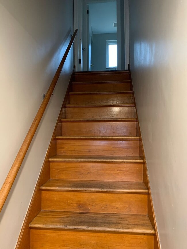 Building Photo - Charming 4-bedroom, 2-bathroom home located in the Covedale area