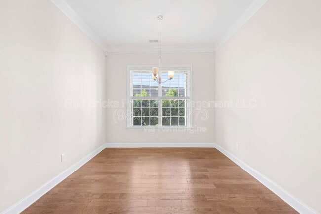 Building Photo - 4004 Petersburg Dr