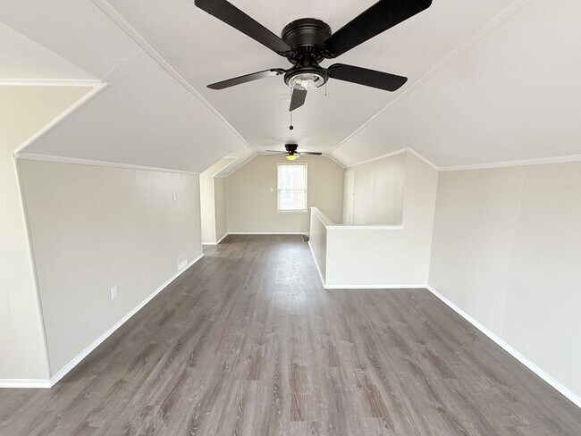 Building Photo - Renovated 3-Bedroom Home – We Welcome Sect...