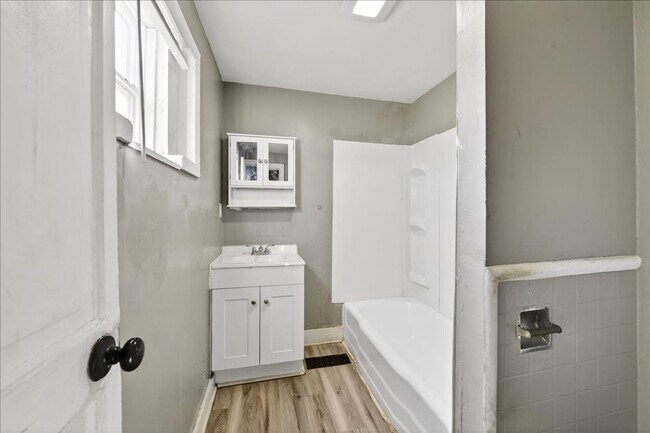 Building Photo - 1833 Orleans St