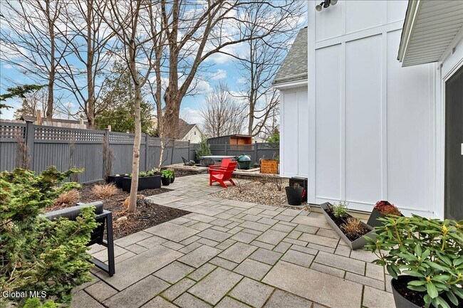 Building Photo - 18 Granite St