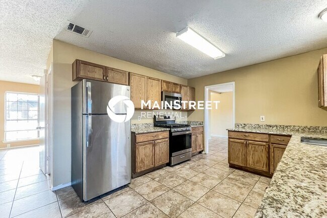 Building Photo - 4 Bedroom Pet-Friendly Home in Rowlett, TX with Main Street Renewal