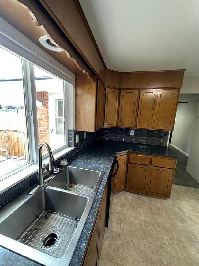 Building Photo - Great location in Meridian for this 3 bedroom 2 bath home.