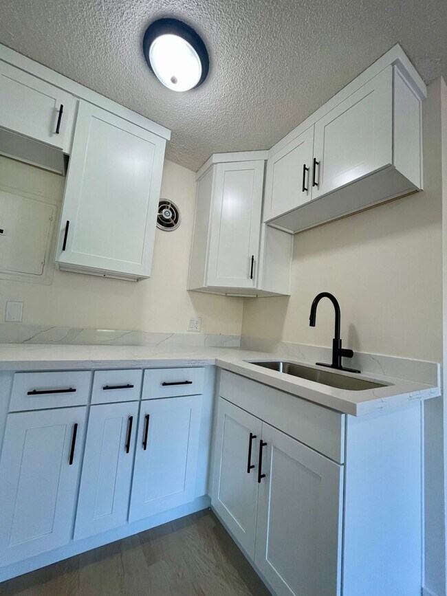 Interior Photo - Crestview