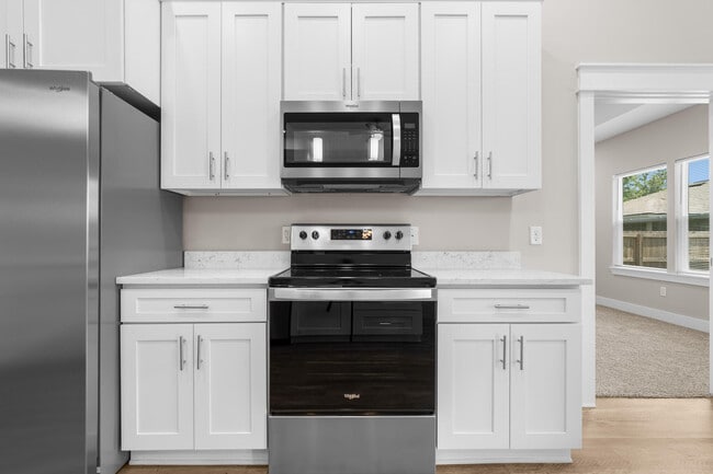 Building Photo - 5 Romana Ln