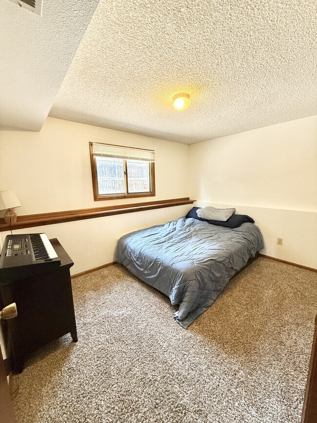 Building Photo - 1142 Silver Fir Dr