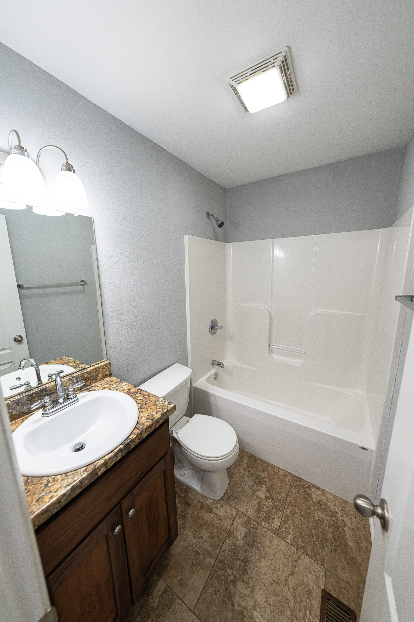 Building Photo - 1532B Katherine St NW