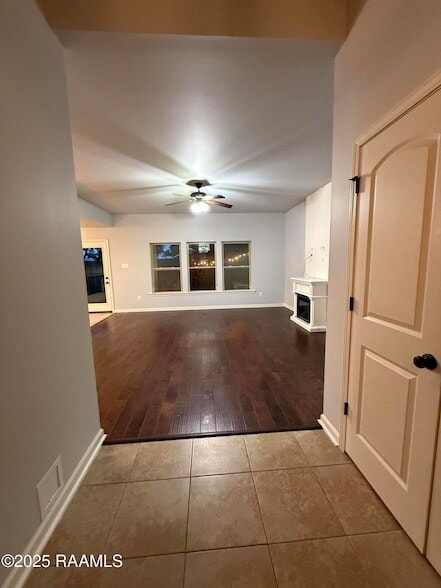 Building Photo - 309 Sun Ridge St