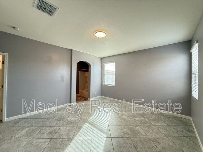 Building Photo - 23849 W Tamarisk Ave