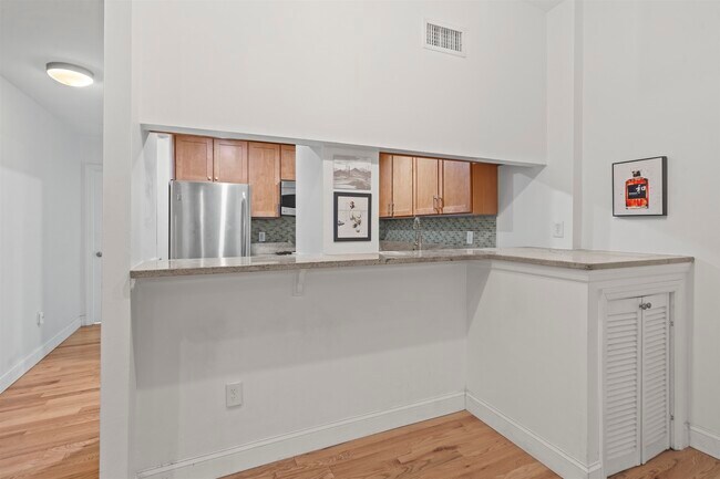 Building Photo - 187 Wayne St