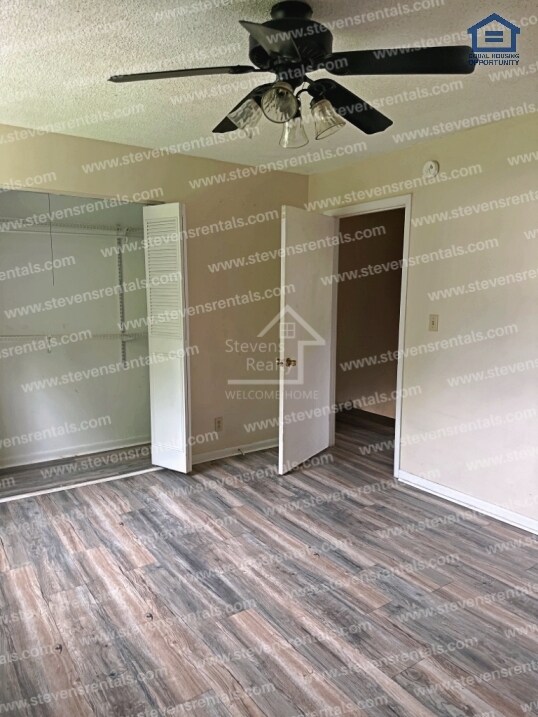 Building Photo - 4131 Wilkesview Dr