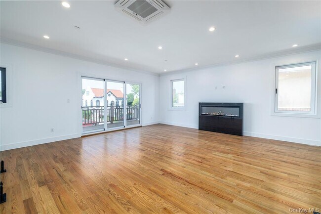 Building Photo - 622 W Penn St