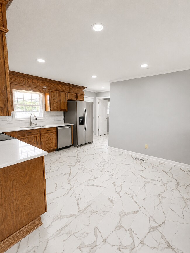 Building Photo - 101 Bayview Cir