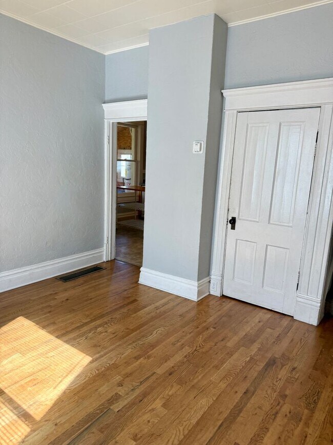 Building Photo - Downtown Boise-Located close to everything!!