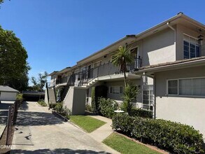 Building Photo - 520 Linwood Ave