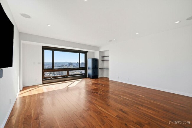 Building Photo - 1177 California St