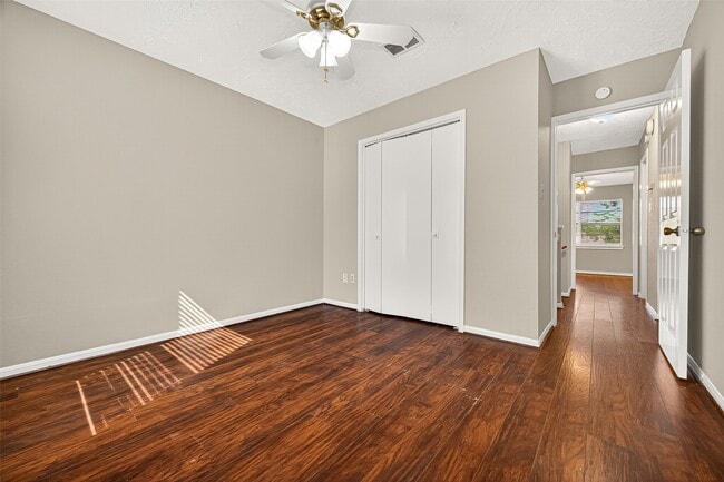 Building Photo - 9022 Wilcrest Dr