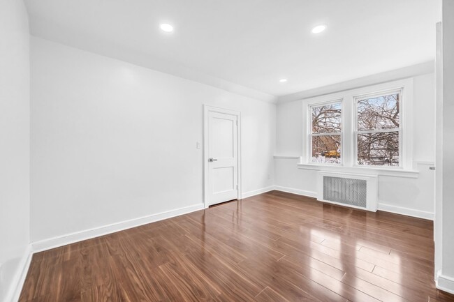 Building Photo - 284 MacArthur Ave