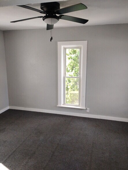 Living room - 308 S 8th St