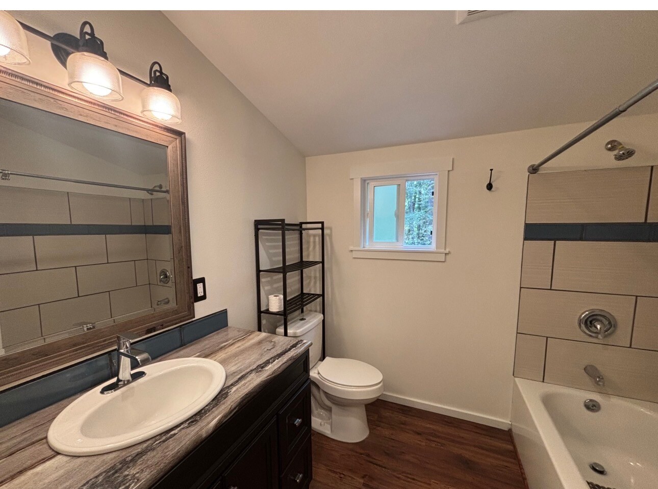 Building Photo - 11573 Ridge Rim Trl SE