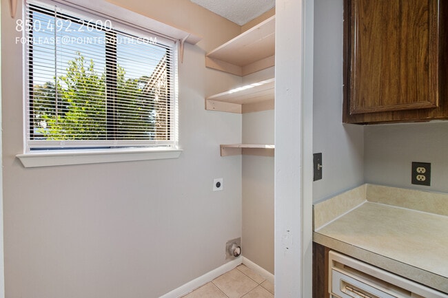 Building Photo - 23 Cape Dr NW