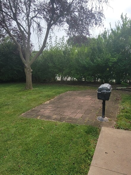 Building Photo - 224 N Eagle St