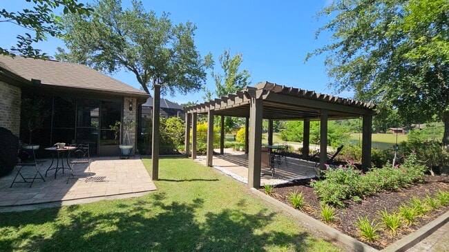 Building Photo - 92 Mozart Ln
