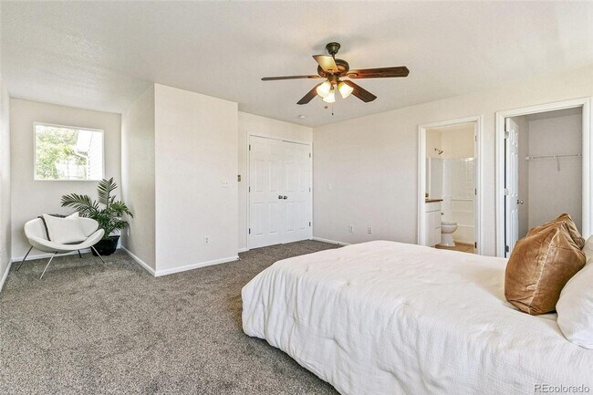 Building Photo - Charming 3BR Townhome in Englewood
