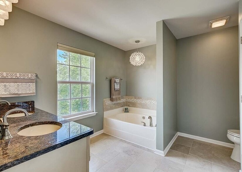 Building Photo - 1304 Fenner Ct