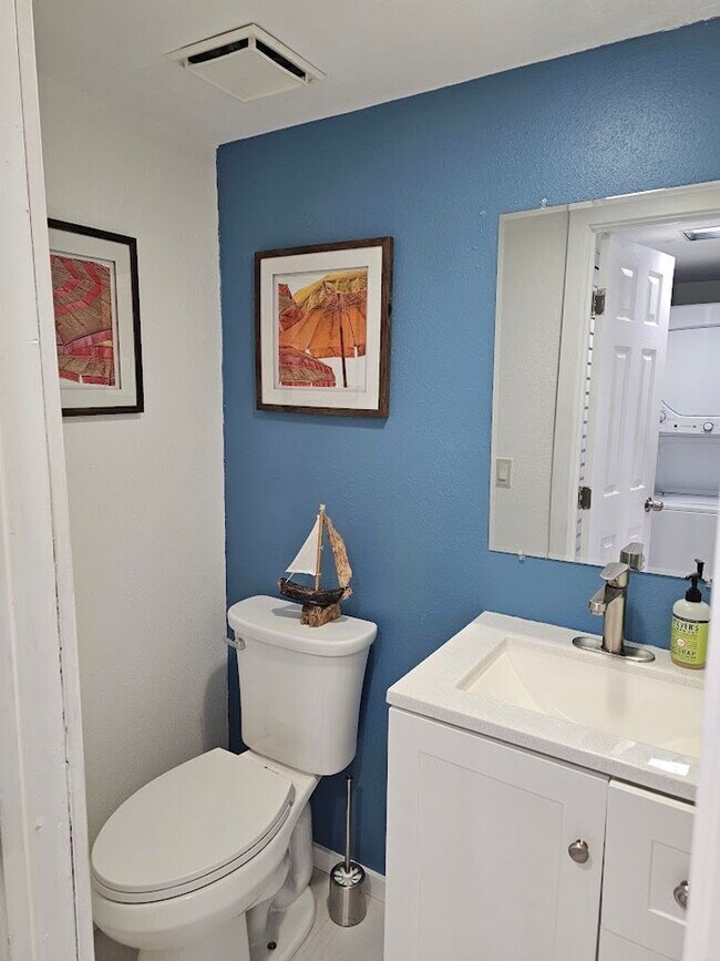 Building Photo - Furnished Waterfront Bungalow with Pool Ac...