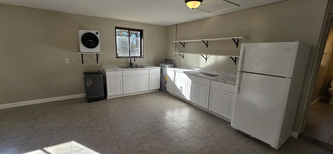 Building Photo - 20661 Monrovia Rd