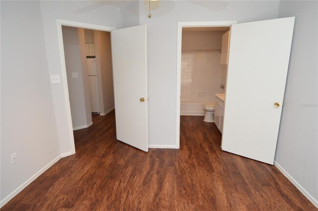 Building Photo - 8625 Mallard Reserve Dr