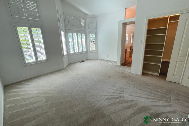 Building Photo - Stunning 3 Bedroom, 2 Bathroom Home in San Carlos