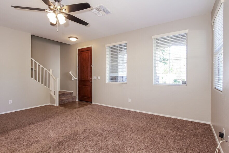 Building Photo - 10053 E Isleta Ave